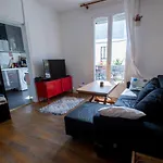 Charming Apt Near Republique